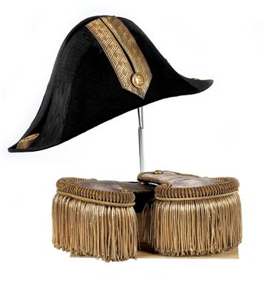 Hut und Epauletten für Marinebeamte - Historische Waffen, Uniformen, Militaria