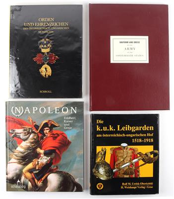Konvolut Bücher: - Antique Arms, Uniforms and Militaria