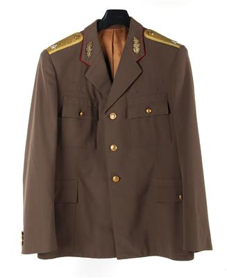 Uniformensemble (erdbraun) für einen Vezerönagy (Generalmajor) der ungarischen Honved vor 1989, - Historische Waffen, Uniformen, Militaria