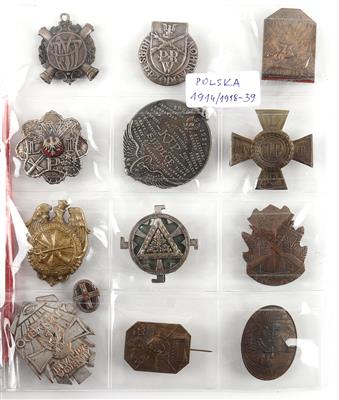 Konvolut von militärischen Abzeichen und Kleinabzeichen Polen 1914 bis ca. 1939, - Antique Arms, Uniforms and Militaria
