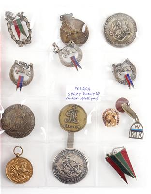Konvolut von militärischen Abzeichen, und Kleinabzeichen Polen bis ca. 1939, - Antique Arms, Uniforms and Militaria