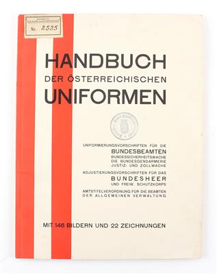 Handbuch der Österreichischen Uniformen, 1. Auflage 1934, - Historische Waffen, Uniformen, Militaria