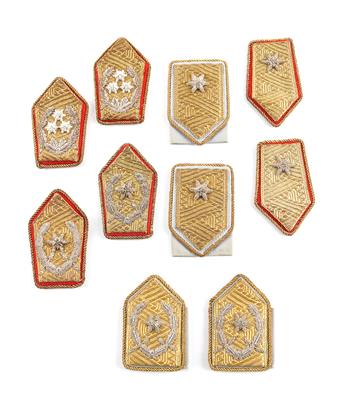 Konvolut von 5 Paaren Dienstgradabzeichen für Generäle des 2. Österr. Bundesheeres: - Antique Arms, Uniforms and Militaria