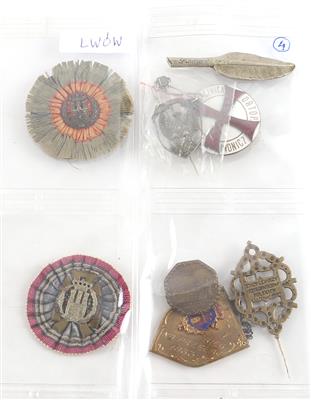 Konvolut von insgesamt 8 polnischen Medaillen, Abzeichen, Kokarden etc. - Armi d'epoca, uniformi e militaria