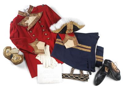 Uniform eines Angehörigen des Souveränen Malteserordens im Großpriorat von Böhmen und Österreich um 1900. - Armi d'epoca, uniformi e militaria