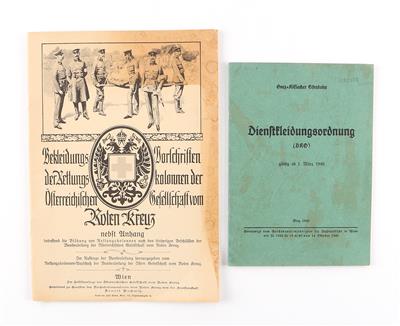 Konvolut von 2 Uniformierungsbehelfen: - Antique Arms, Uniforms and Militaria