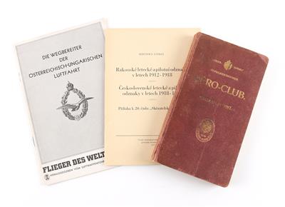 Konvolut von 3 Broschüren zur k. u. k. Militärluftfahrt: - Historische Waffen, Uniformen, Militaria