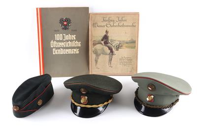 Konvolut von 3 Kopfbedeckungen der österr. Exekutive der 2. Republik, - Antique Arms, Uniforms and Militaria