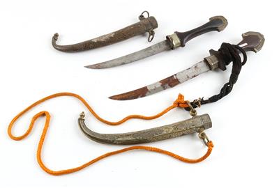 Zwei marokkanische Krummdolche, - Historische Waffen, Uniformen, Militaria