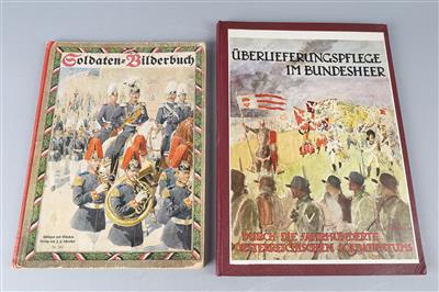 Konvolut von 2 militärischen Büchern: - Antique Arms, Uniforms and Militaria