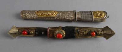 2 tibetische Dolche, - Antique Arms, Uniforms and Militaria