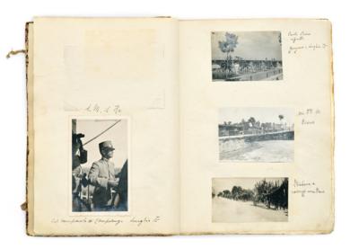 Bedeutendes Fotoalbum eines italienischen Offiziers, geführt in den Jahren 1915-16, - Historische Waffen, Uniformen & Militaria