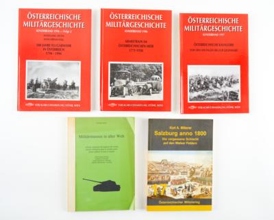Bücher, 5 Stück: - Historische Waffen, Uniformen & Militaria