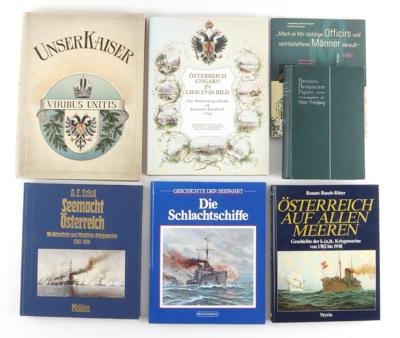 Konvolut von 7 Büchern zum Thema k. u. k. Armee, meist Marine: - Historische Waffen, Uniformen & Militaria