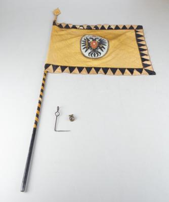Große Fahne des 'Baron Heinrich Pereira-Arnstein Militär-Veteranenvereins' in Groß Haselbach - Armi d'epoca, uniformi e militaria