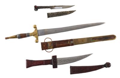 Konvolut 3 Stück: - Antique Arms, Uniforms and Militaria