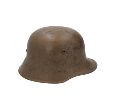 Österreichischer Stahlhelm M1917, - Antique Arms, Uniforms and Militaria