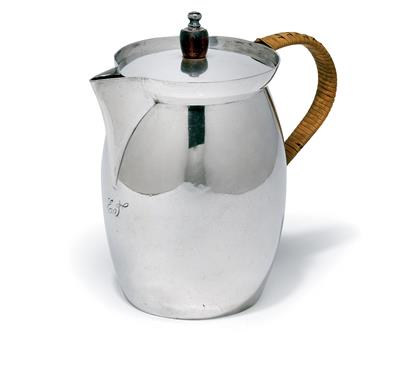 A lidded jug from Vienna, - St?íbro
