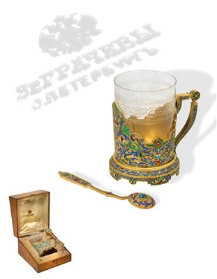Gratschew - A cloisonné glass holder and spoon from St Petersburg, - Argenti