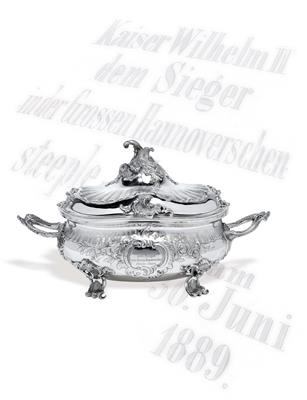 Emperor Wilhelm II. – A lidded tureen for the winner of the Hanoverian Steeple Chase, - Argenti