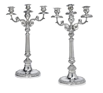 Paar neapolitanische vierflammige Kerzenleuchter, - Silber
