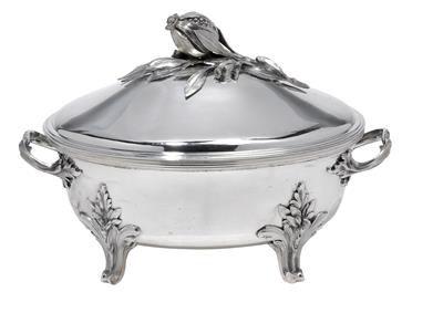 A lidded tureen from Paris, - Stříbro