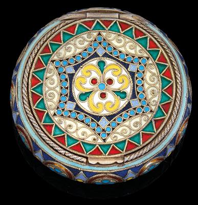 "Owtschinnikow" - A cloisonné lidded box from Moscow, - Argenti