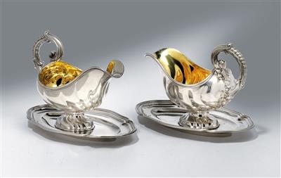 A pair of sauce tureens from Dresden, - Argenti