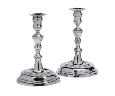 A pair of candleholders from Stuttgart, - Argenti