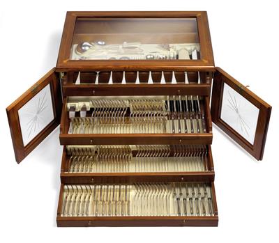 A cutlery service for 12 individuals, from Vienna - Argenti