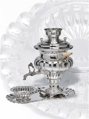 "KLEBNIKOW" - A samovar with salver and bowl, from Moscow, - Silver