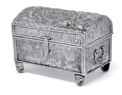 A large lidded cassette from South America, - Silver