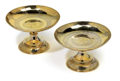 A pair of centrepiece bowls from Moscow, - Argenti