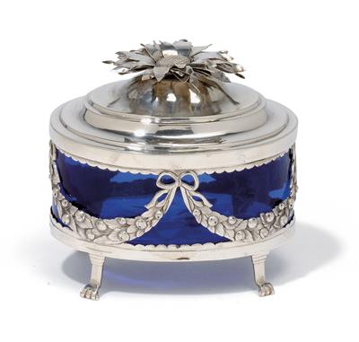 A neoclassical lidded box from Stuttgart, - Silver