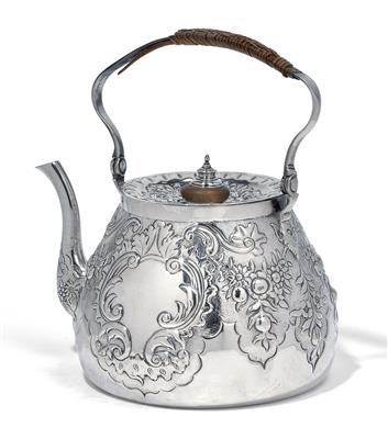 A George III. teapot from London, - Silver