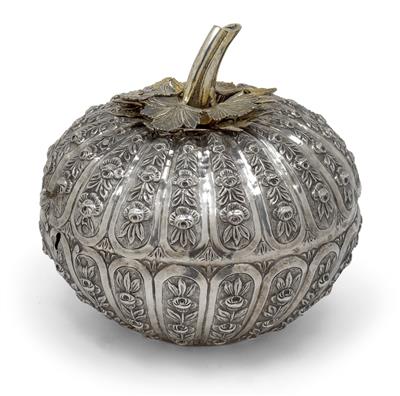 An Ottoman lidded box in the shape of a gourd,, - Stříbro