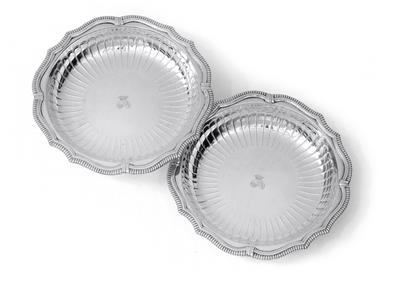 A pair of bowls from France, - Silver