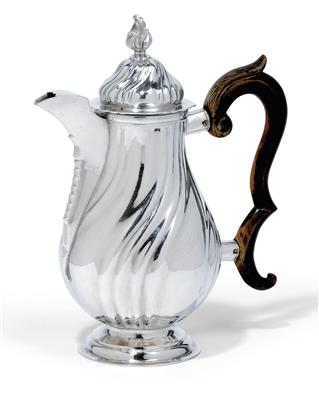 A Rococo coffeepot, - Stříbro