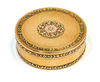 A lidded box from Paris, - Argenti