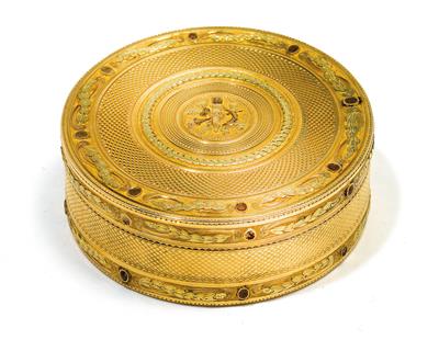 A lidded box from Paris, - Argenti