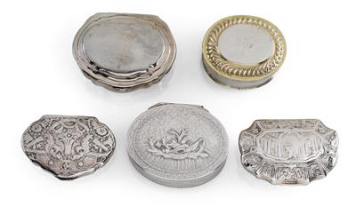 5 snuffboxes, - Silver and Russian Silver