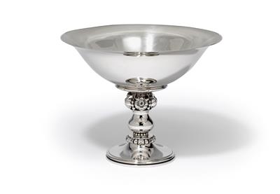 Art Deco – A centrepiece bowl, - Silver and Russian Silver