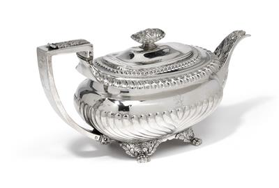 Londoner Georg III. - Teekanne, - Silber und Russisches Silber