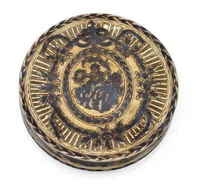 A niello lidded box from Moscow, - Stříbro a Ruské stříbro