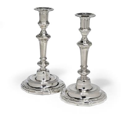 A pair of candleholders from France, - Argenti e Argenti russo