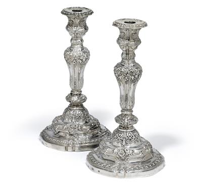 A pair of candleholders from Paris, - Stříbro a Ruské stříbro