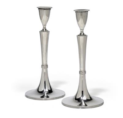 A pair of Neo-Classical candleholders from Vienna, - Stříbro a Ruské stříbro