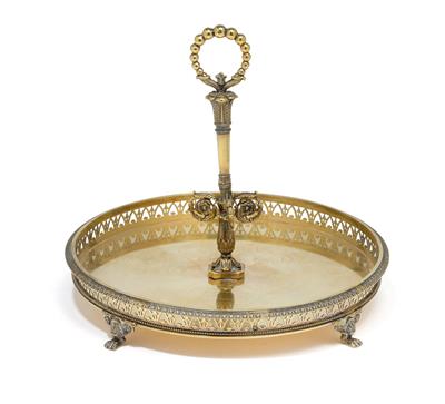 A serving dish from Paris, - Argenti e Argenti russo