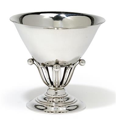 Georg Jensen – A small centrepiece bowl, - Silver and Russian Silver