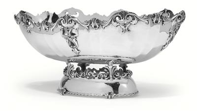 An Italian centrepiece bowl, - Silver and Russian Silver